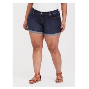 TORRID Classic Skinny Short - Vintage Stretch Dark Wash Size 14
